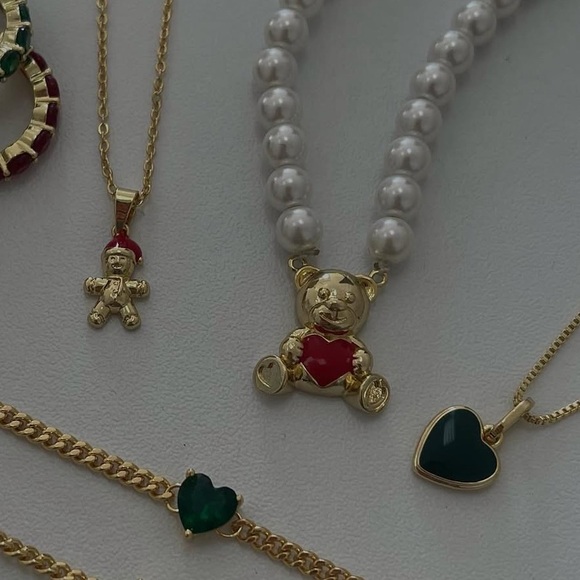 Gold Bear Necklace Pearl Chain - Picture 3 of 3